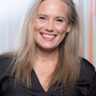 Dr Karin Plummer